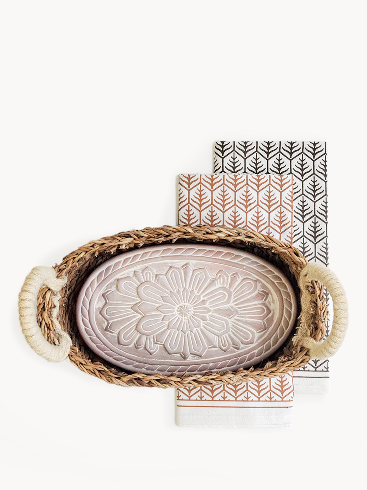DC-KORISSA bread warmer and basket gift set with a floral design, including a matching tea towel for serving bread.