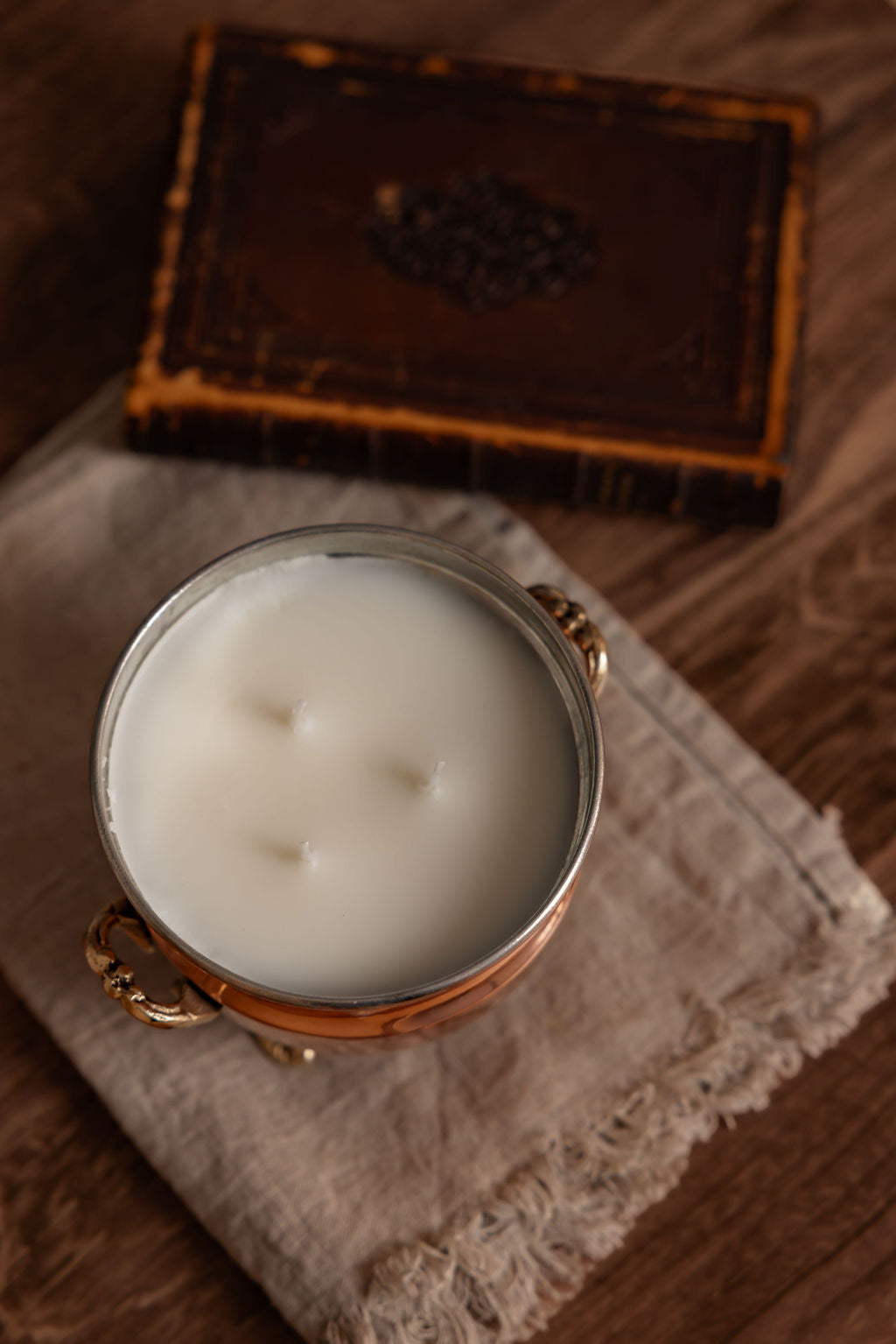 DC-Powered by People CMK Vintage French Inspired Grapefruit Mint Jardinière Candle with decorative ceramic holder
