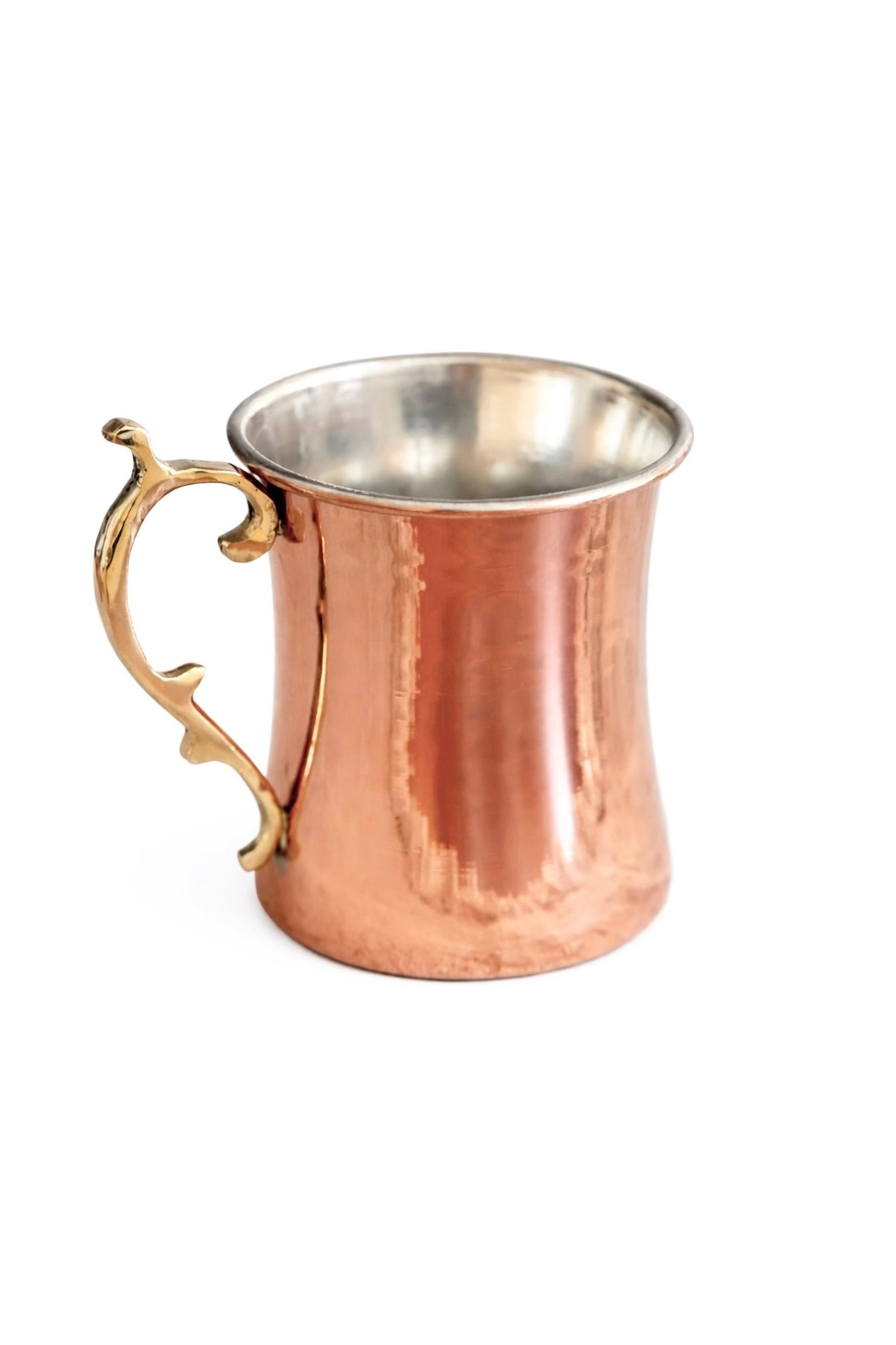 Set of vintage-inspired cocktail mugs by DC-Powered by People, featuring retro design and ceramic construction for stylish drinks.